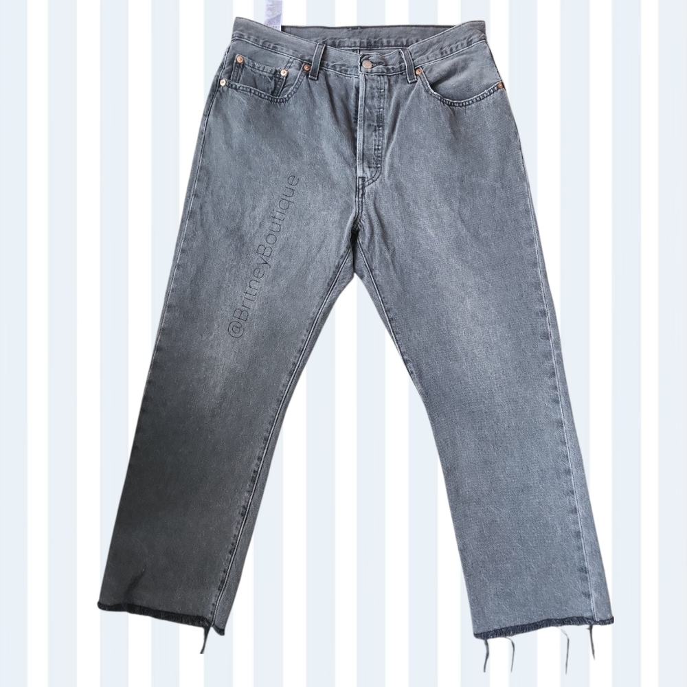 Levi's | Women's Straight Leg Jeans | Mid Calf